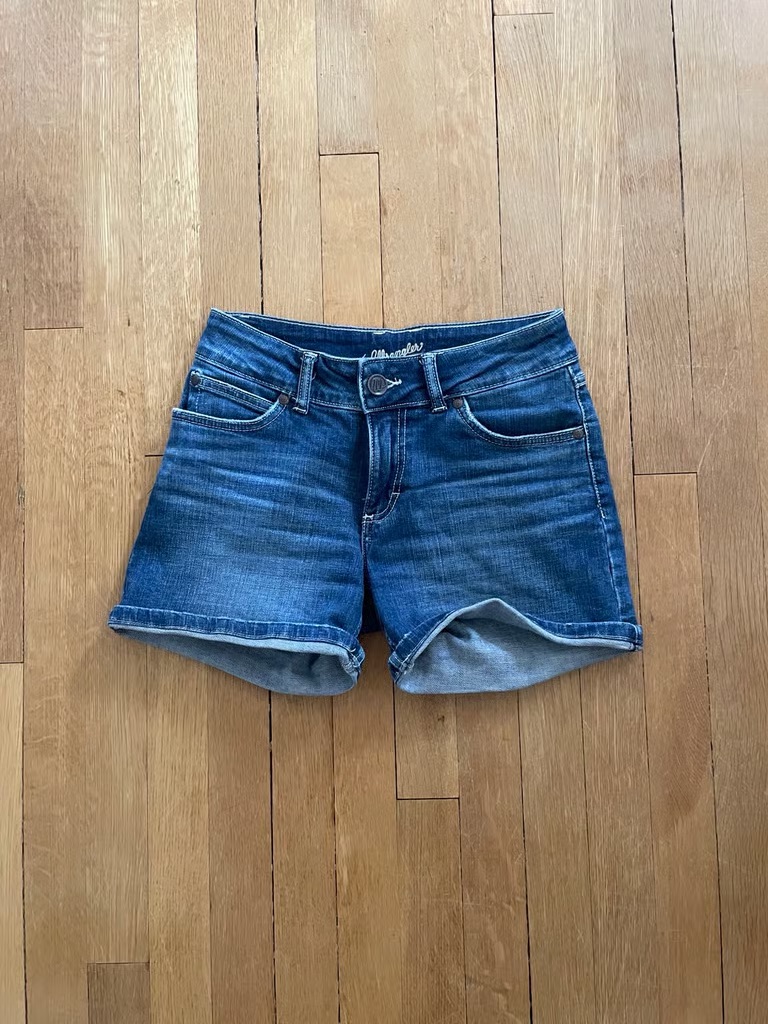 Denim Roll-Cuff Women’s Shorts - Blue